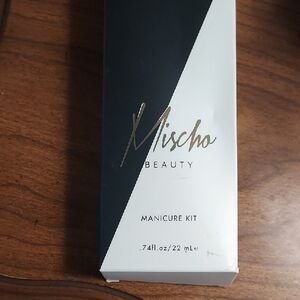 Mischo Beauty Manicure Kit - Black and White